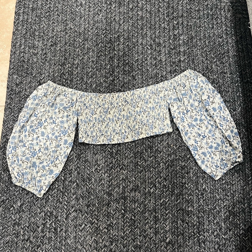 Blue and white cropped top